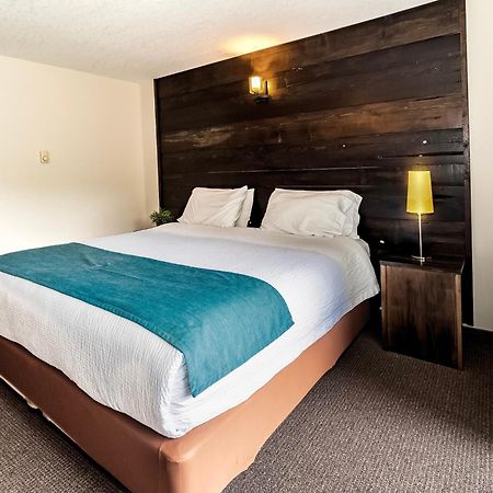 3 Pines Lodge Muskoka 헌츠빌 외부 사진