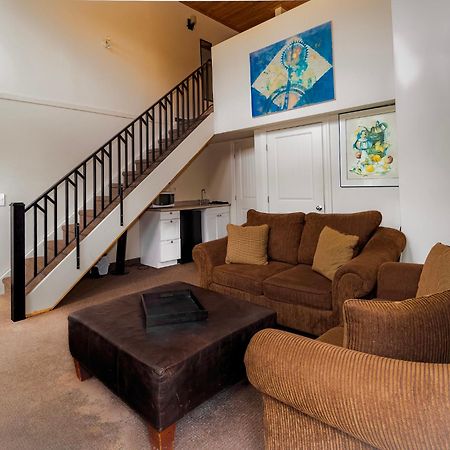 3 Pines Lodge Muskoka 헌츠빌 외부 사진