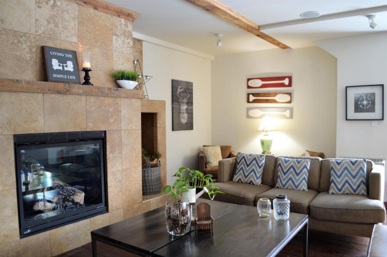 3 Pines Lodge Muskoka 헌츠빌 외부 사진