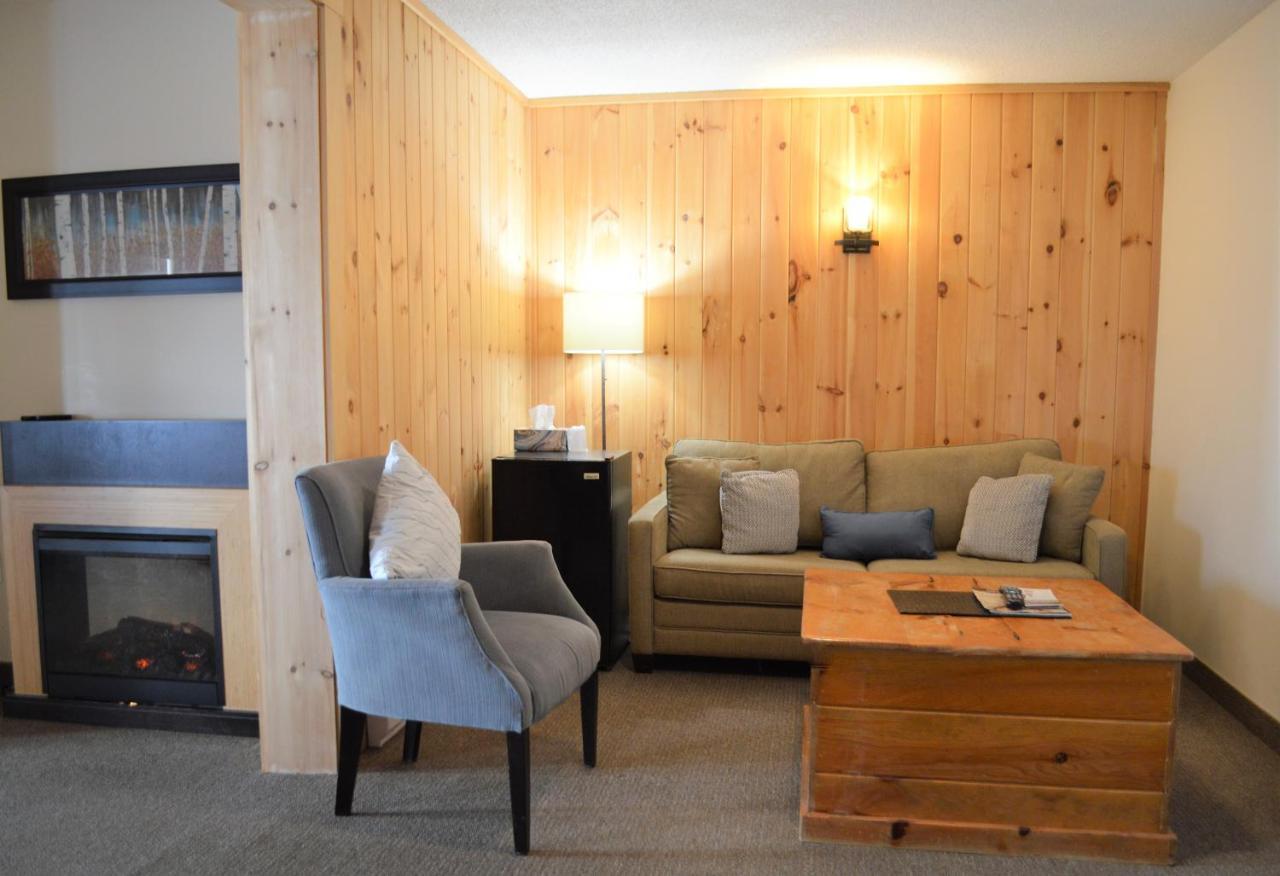 3 Pines Lodge Muskoka 헌츠빌 외부 사진