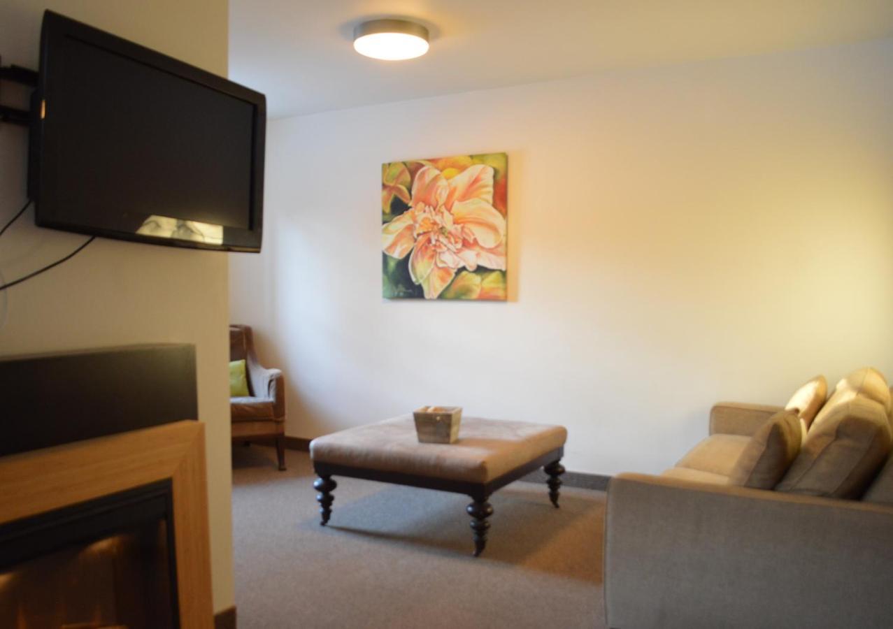 3 Pines Lodge Muskoka 헌츠빌 외부 사진