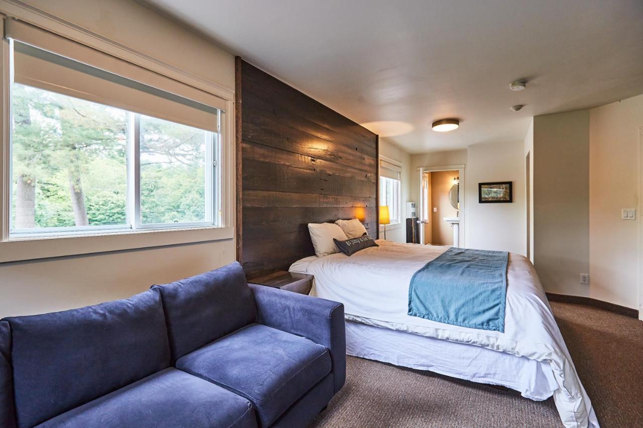 3 Pines Lodge Muskoka 헌츠빌 외부 사진