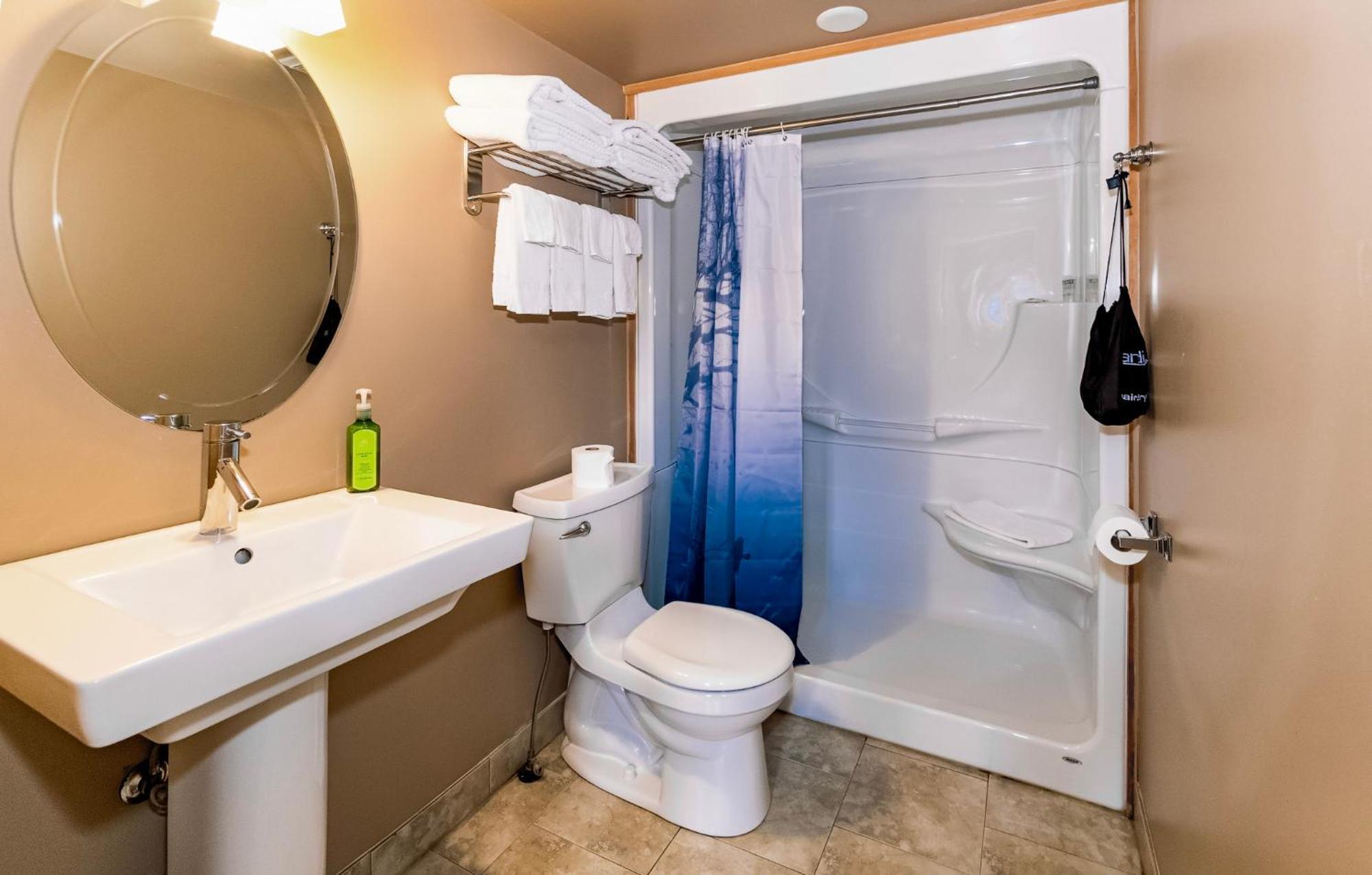 3 Pines Lodge Muskoka 헌츠빌 외부 사진