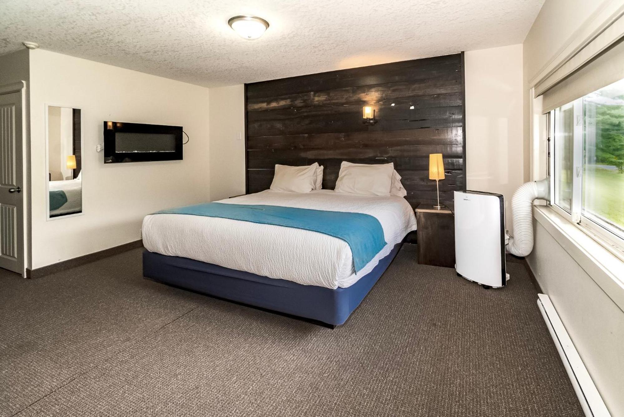 3 Pines Lodge Muskoka 헌츠빌 외부 사진