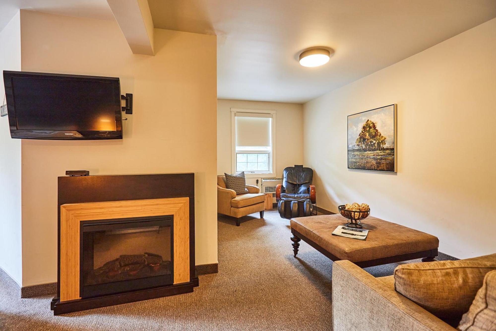 3 Pines Lodge Muskoka 헌츠빌 외부 사진