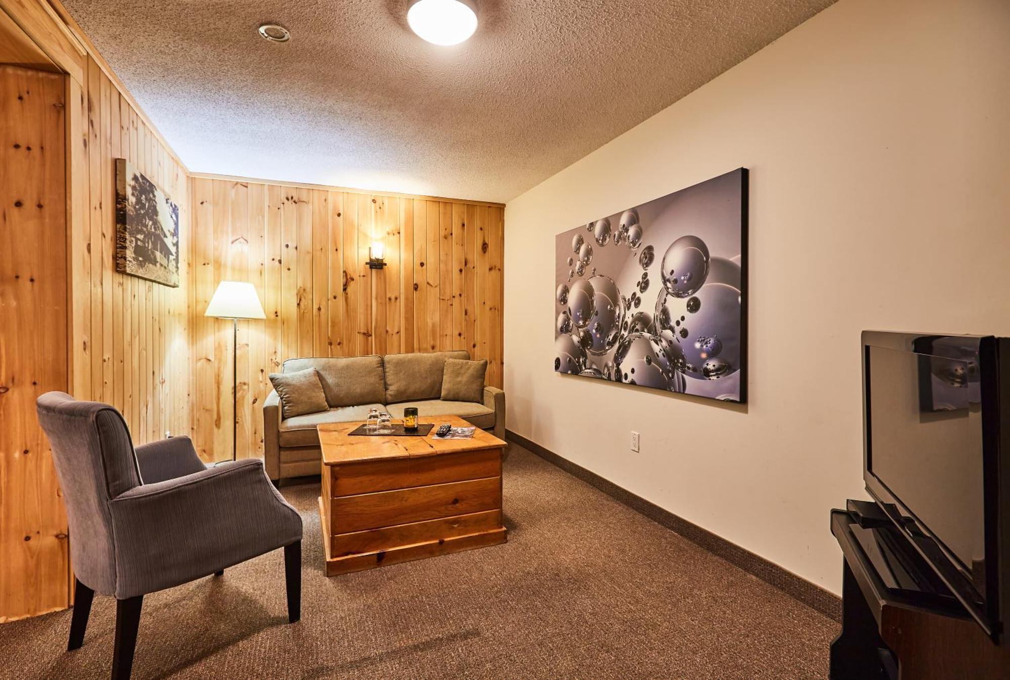 3 Pines Lodge Muskoka 헌츠빌 외부 사진