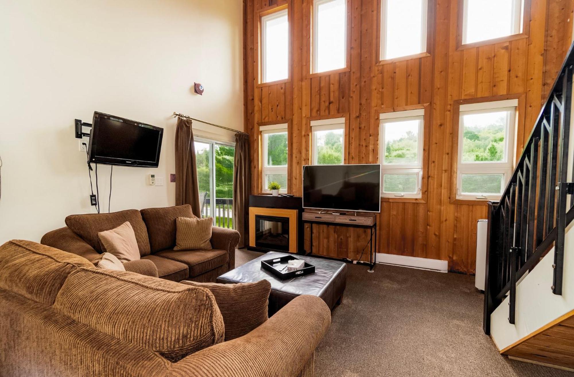 3 Pines Lodge Muskoka 헌츠빌 외부 사진